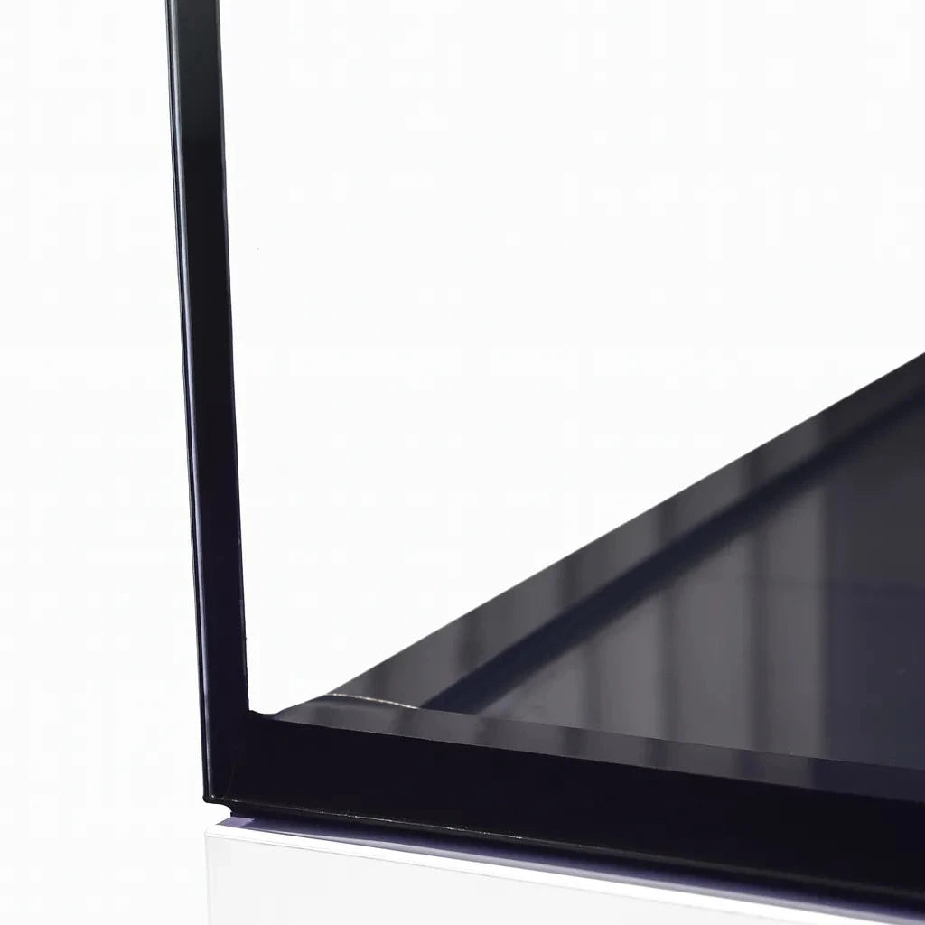 Reef Casa La Casa 35 gros plan renfort euro brace interne au bas verre 8 mm sur meuble blanc