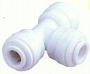 Union en T 3/8" T x 1/4" T x 3/8" T